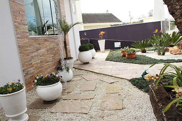 Pedra Goiana Amarela mesclada serrada em vários tamanhos é perfeita para revestimento de pisos