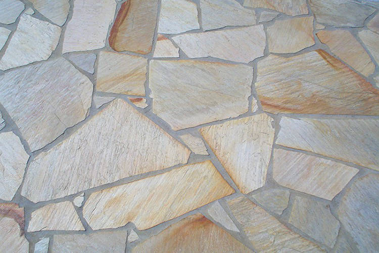 RETALHOS DE PEDRA MINEIRA PARA PISOS