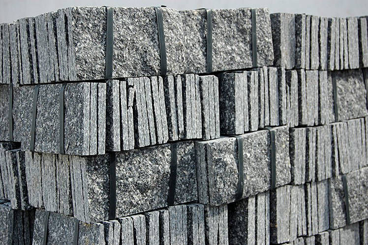 PEDRA MIRACEMA SERRADA 11,5×23 CM